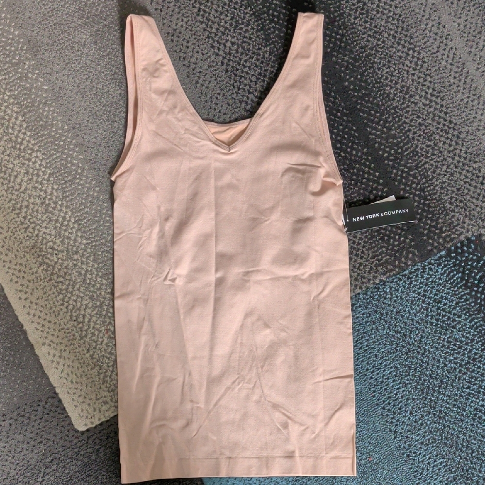New York & Company Dusty Rose V-Neck Tank Top Medium